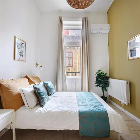 Jewish Quarter For Two With Ac *