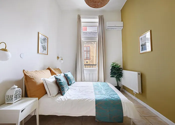 Jewish Quarter For Two With Ac *